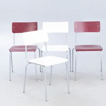 L&C Stendal, neljä puutuolia / pinottavaa tuolia, teräsputkirunko valkoinen ja tummanpunainen, 2000-luku (4).