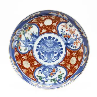 Plato llano Imari, marca Wanli, Japón, siglo XIX.