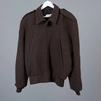 MM6 Maison Margiela. Bomberjakke, uldstof, FW 2025, Frankrig.