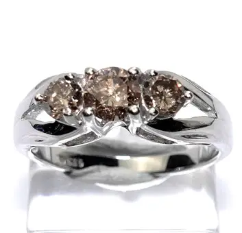 Anillo con diamantes 0,80 ct.
