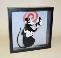 Banksy, Dismal Shadow Box, Radar Rat, Dismaland, 2015 objeli kutu ve şablon