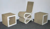 Frank O. Gehry，"Wiggle Side Chair" 和两件 Vitra 的 "Easy Edges" 桌