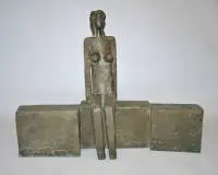 Manfred Kieselbach, oturan figür, bronz heykel, 1990'lar