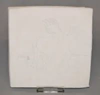 José Ortega，女性裸体，浮雕瓷砖，陶土 1994
