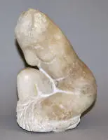 Fritz Schwarzbeck, knælende kvindelig akt, alabastskulptur