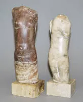 Fritz Schwarzbeck，2件女性躯干雕塑，雪花石膏