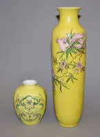 Due vasi in porcellana in "giallo imperiale", Cina, fine XX sec.
