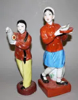革命现代京剧《红灯记》主角李铁梅与捧鱼工人姑娘,两件中国瓷塑,约1965/70年