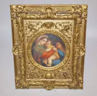 Porcelænsbillede "Madonna della Sedia" efter Raffael, i forgyldt stukramme, 19. årh.
