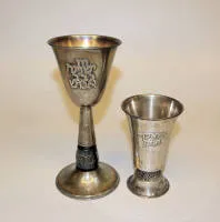 Zwei Kiddusch-Becher, Silber