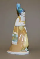 瓷器雕塑《现代雅典娜》，Hermann Hubatsch 为柏林 KPM 设计，1913 年