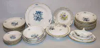 Porcelæns spiseservice Blaue Blume til 6-10 personer, Kgl. Meißen/Meissen, fra 1860 & pragtskål med blomster, Meissen