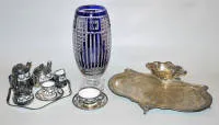Cristalleries de Nancy 玻璃花瓶、镀银托盘和单人瓷器餐具