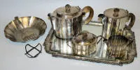 Servizio da caffè e tè, coppa, vassoio e altro, placcati argento dal 1920