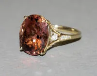 Anello con tormalina e brillanti, oro