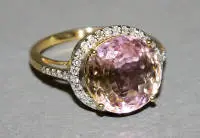 Ring med pink neon-turmalin og brillanter, guld