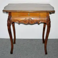 Petite table baroque vers 1750/60