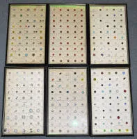 六张历史样品卡，含 300 颗纽扣，可能为 Gablonz 约 1900/20 年
