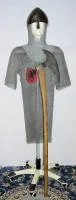 历史主义风格锁子甲，配头盔与中世纪风格"刽子手斧"，20世纪