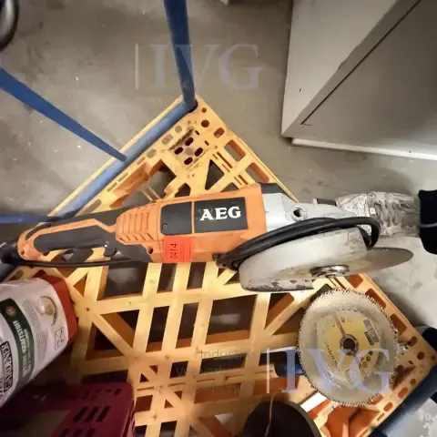 AEG 双手角磨机