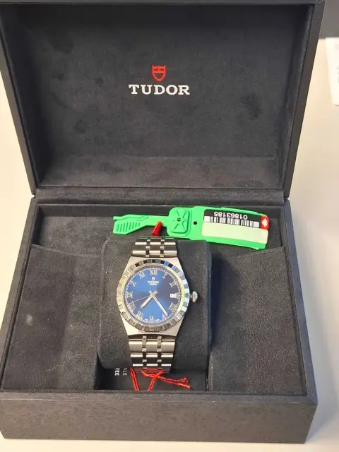 1 montre-bracelet pour homme *** Tudor*** Royal
