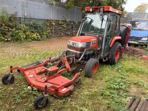 1 kunnallistraktori Kubota STα-35 lisävarusteineen – viallinen / osaluovuttaja