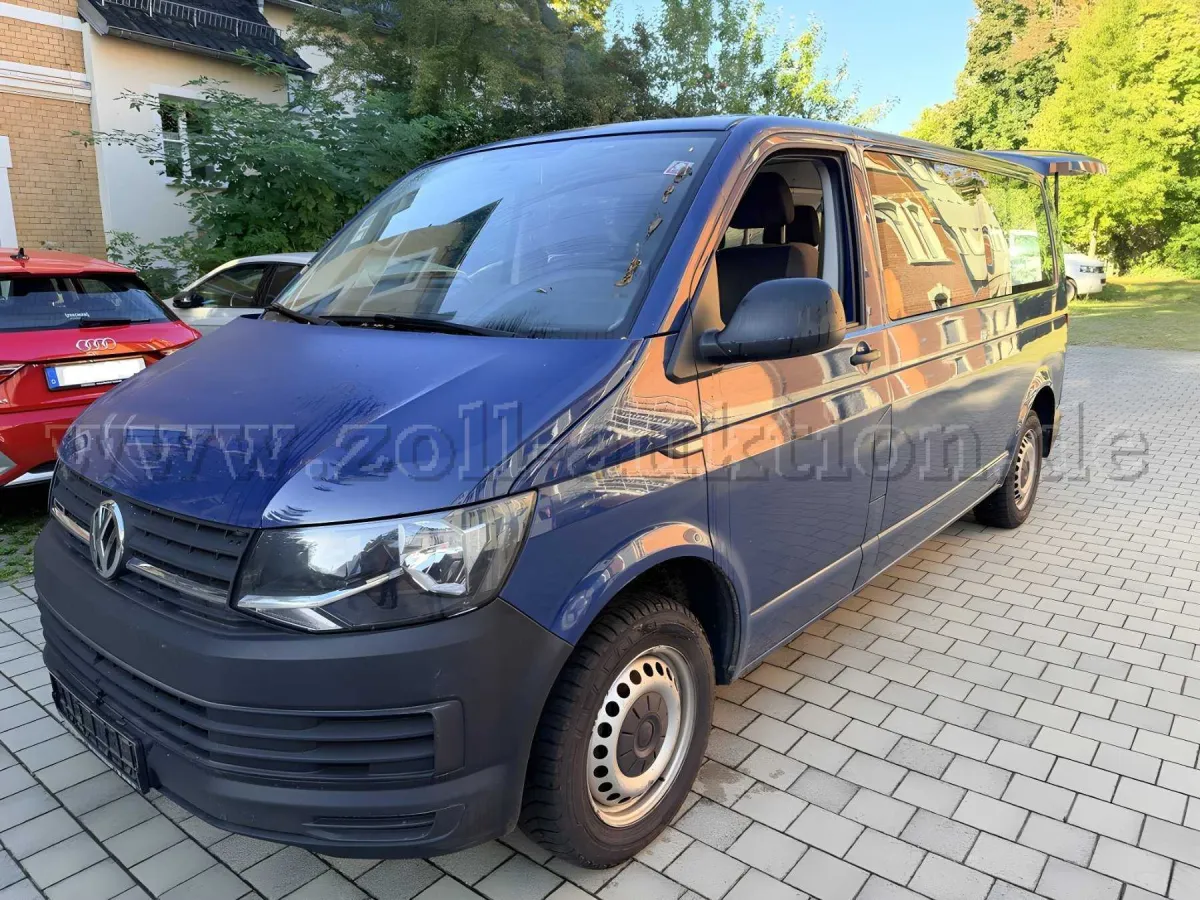 1 VW Transporter T6 Kombi TDI 4Motion