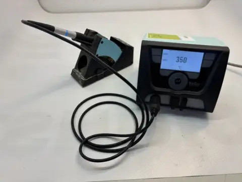 Паяльна станція Weller WX1 з паяльником WXP 120