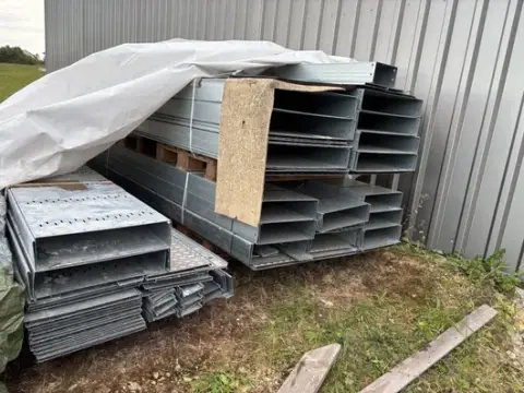 Canali portacavi in metallo 600, 500, 400 mm