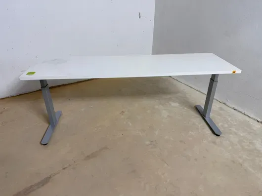 ESD工作台200 x 60厘米，高度可调
