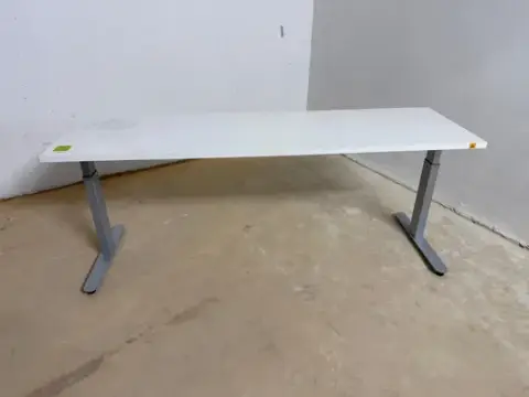 ESD masa 200 x 60 cm, yükseklik ayarlı