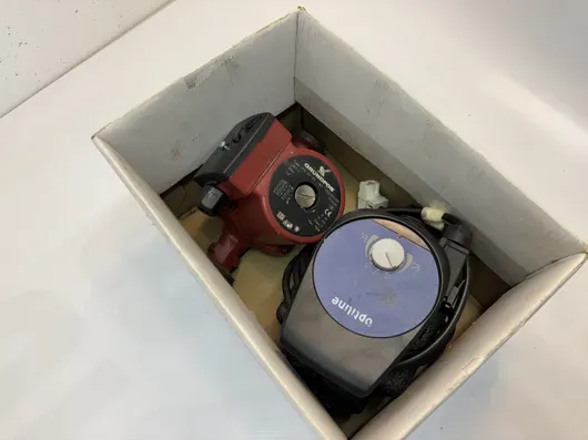 加热泵 Grundfos UPS 25-40 和 Optiline Öko Plus 2.0