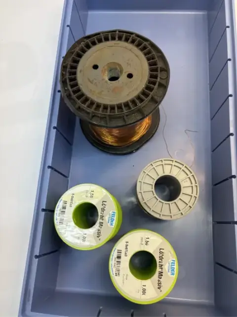 Stagno per saldatura + filo di rame smaltato