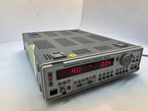Hameg HM 8130, generator de funcții programabil