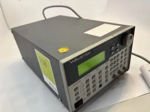 Wavetek 10 MHz DDS generator de funcții model 29, versiune software 1.7