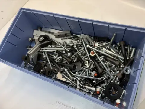 Skup vijaka / kutnika / materijala za pričvršćivanje