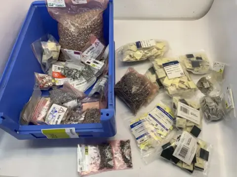 Skup materijala iz elektroničke proizvodnje