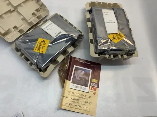 2 件 Tandberg Data Drive Kit 8776 SLR1 250MB SCSI