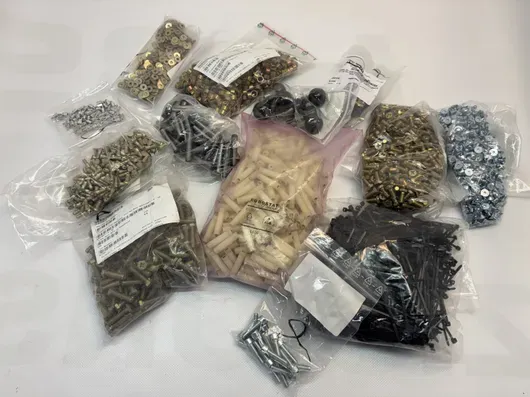 Set materiale de fixare pentru electronică / avionică