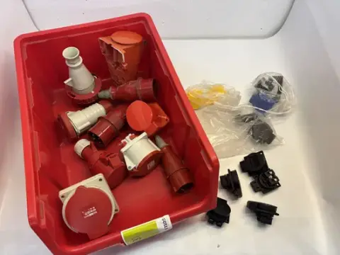 Set conectori de putere și prize încastrate 230 V