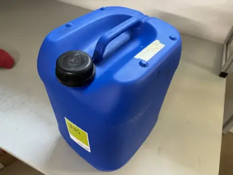 Rózsaszín hűtőfolyadék, használt, kb. 20 l