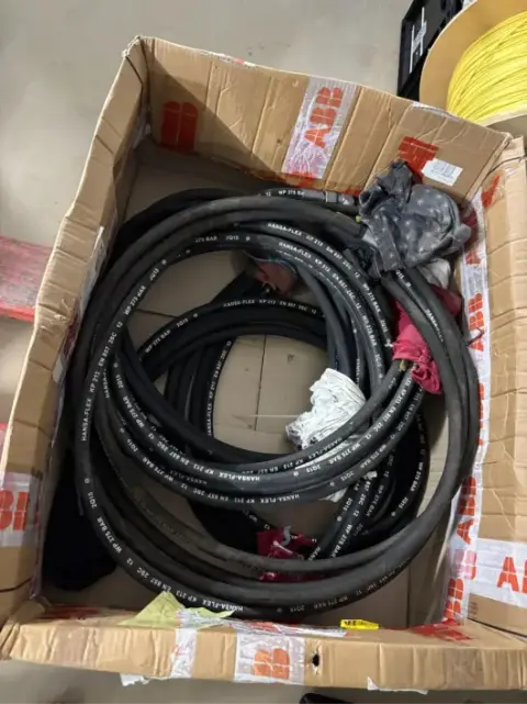 12x Hansa-Flex hidraulikus tömlő KP213