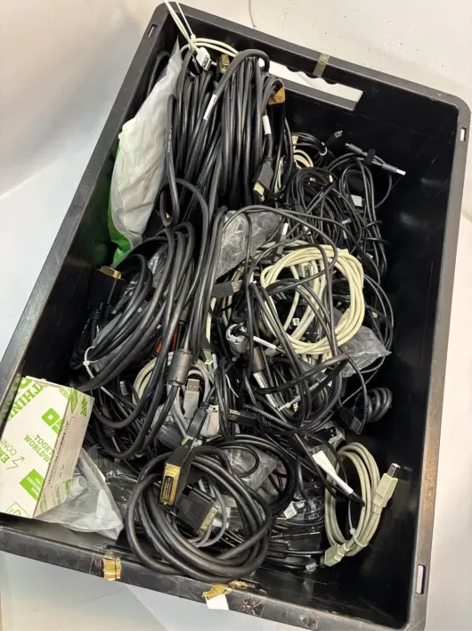 Lotto cavi USB/HDMI e altri cavi