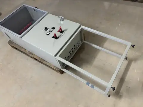 Rittal AE 1360 कंट्रोल कैबिनेट – 3 तत्व, आंशिक रूप से नष्ट