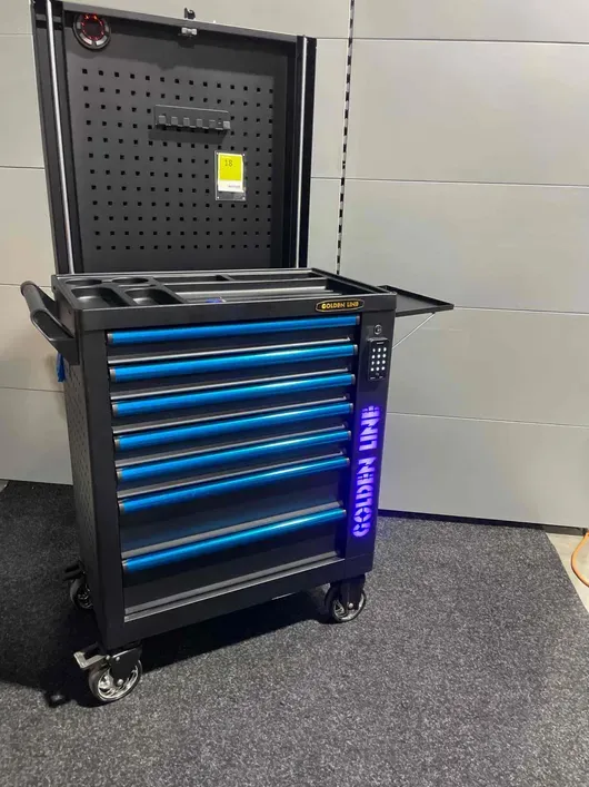 Golden Line 工具车,含工具、RFID/PIN 锁、蓝牙收音机和照明