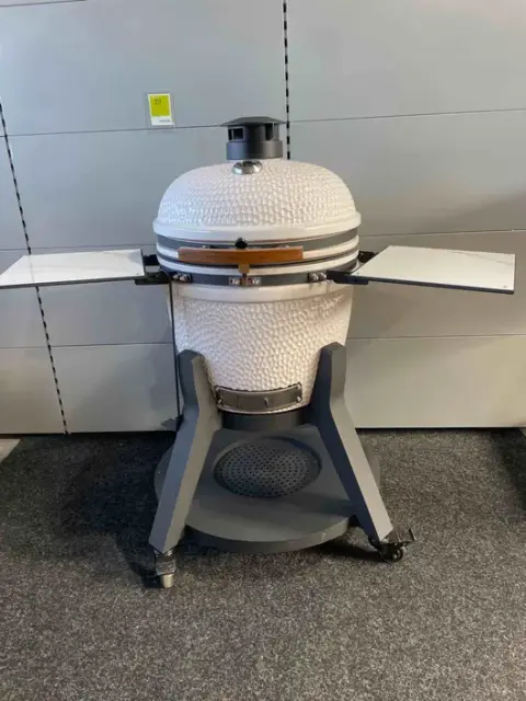 Kamado-grill med stativ og sideborde