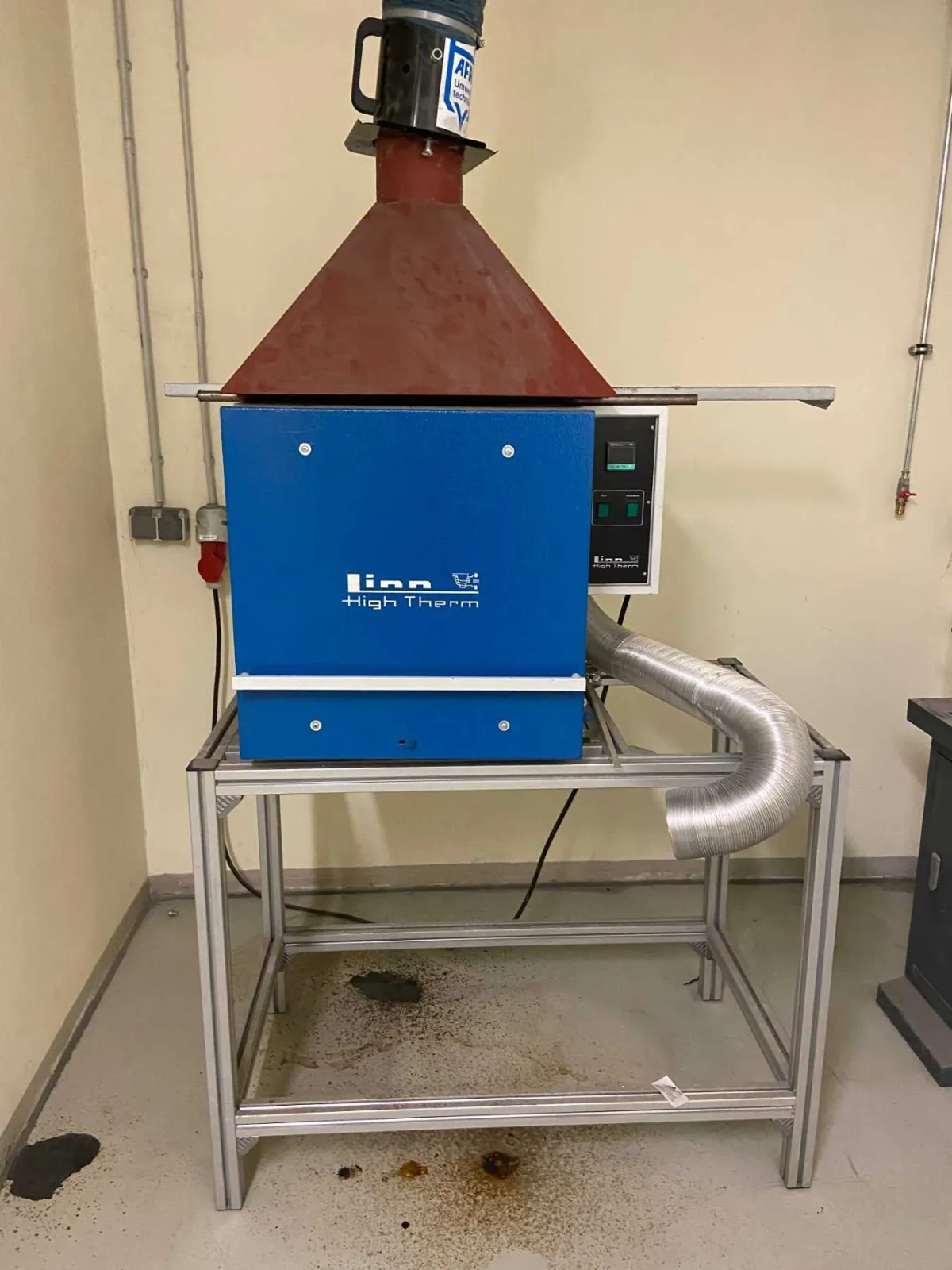 1 台 Linn High Therm 马弗炉 LM 512.07 配 G 400 控制器 – 实验室炉 / 箱式炉