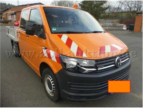 1 辆 Volkswagen T6 2.0 TDI 平板车，双排座 4Motion