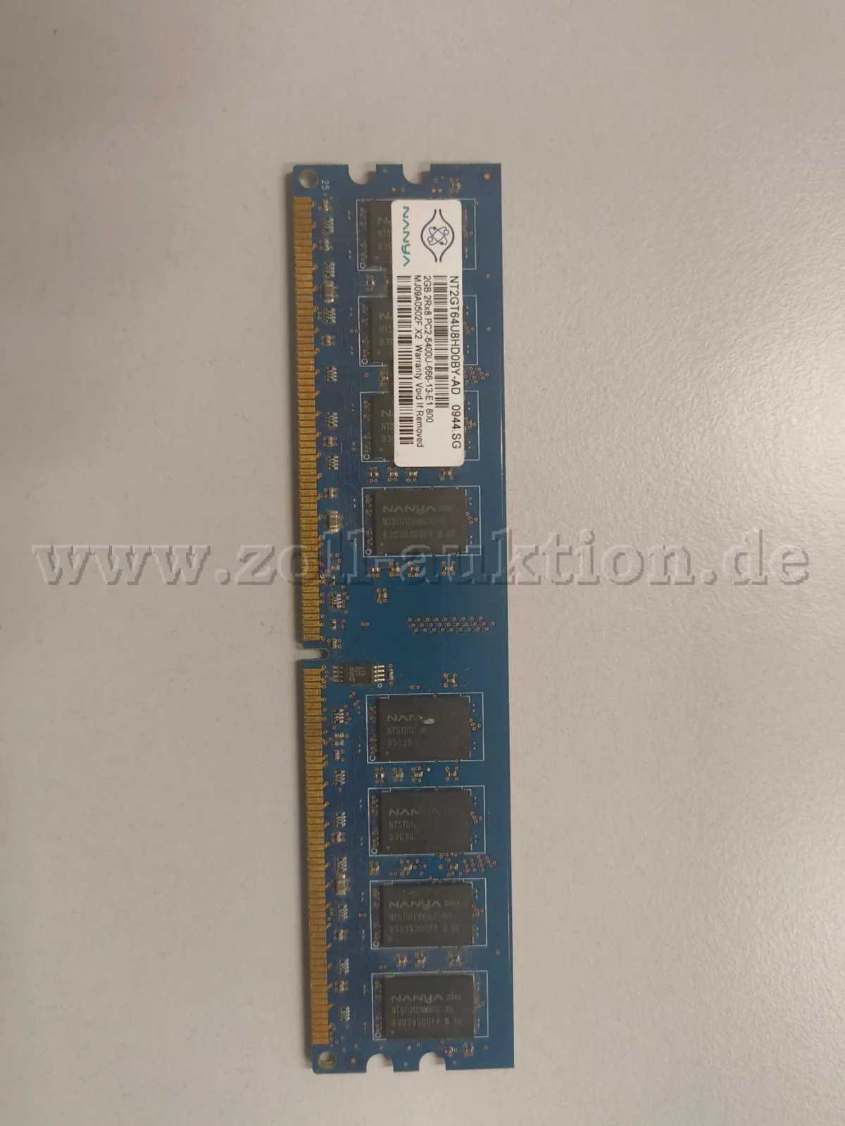 42 RAM Nanya 2 GB DDR2-800 MHz PC2-6400U (NT2GT64U8HDB0Y-AD)