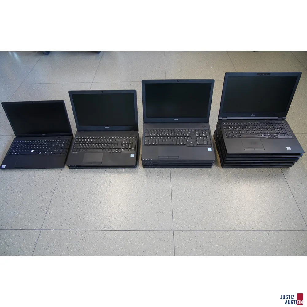 13 laptop Fujitsu di modelli diversi